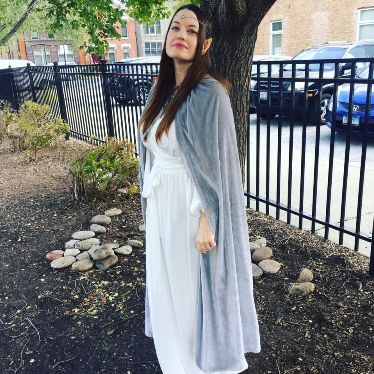 Chuyen la hom nay: Co gai tu coi minh la yeu tinh, lam chuyen kho tin...