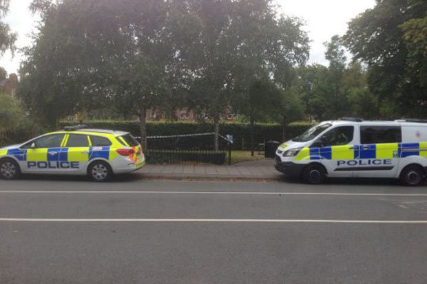 Nam sinh 17 tuoi bi cuong hiep giua ban ngay trong cong vien