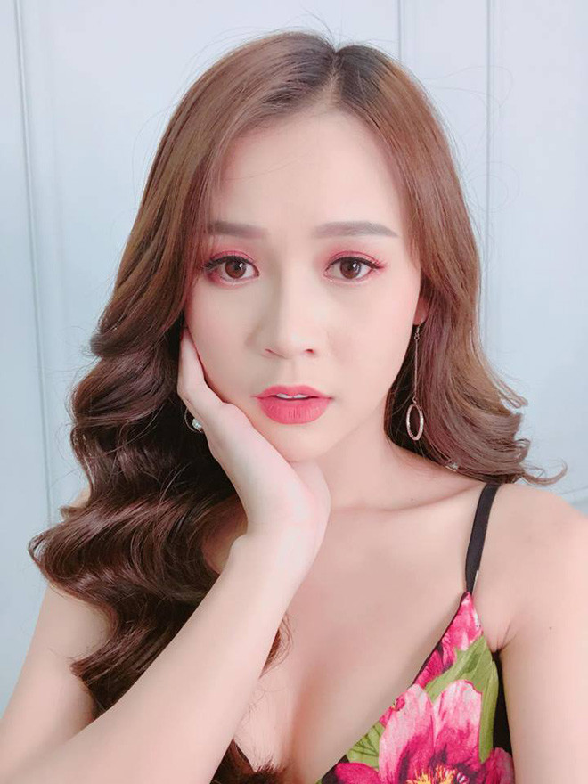 Bên cạnh những nỗ lực "gấp nghìn lần" như Sam chia sẻ, cô gái này luôn đề cao tinh thần làm việc và phấn đấu bằng sự nghiệp.