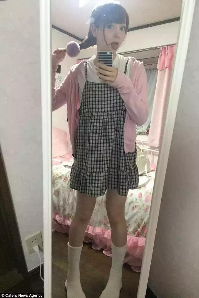 Ngay sau khi phẫu thuật cắt bớt dạ dày, Venus giảm luôn 3kg trong vòng vài ngày. Tiếp đó, trọng lượng của cô gái trẻ cũng liên tục giảm xuống. Điều đó khiến Venus cực kỳ hài lòng.