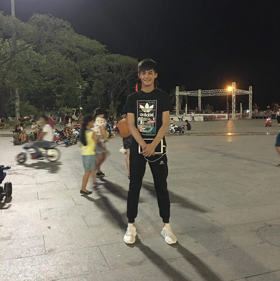 Trung Kiên chưa đăng tải quá nhiều hình ảnh lên mạng xã hội. Người hâm mộ hy vọng với chiều cao lợi thế, độ tuổi còn rất trẻ, anh chàng sẽ là một trong những cái tên làm nên kỳ tích cho Hoàng Anh Gia Lai nói riêng và bóng đá Việt Nam nói chung trong thời gian tới.