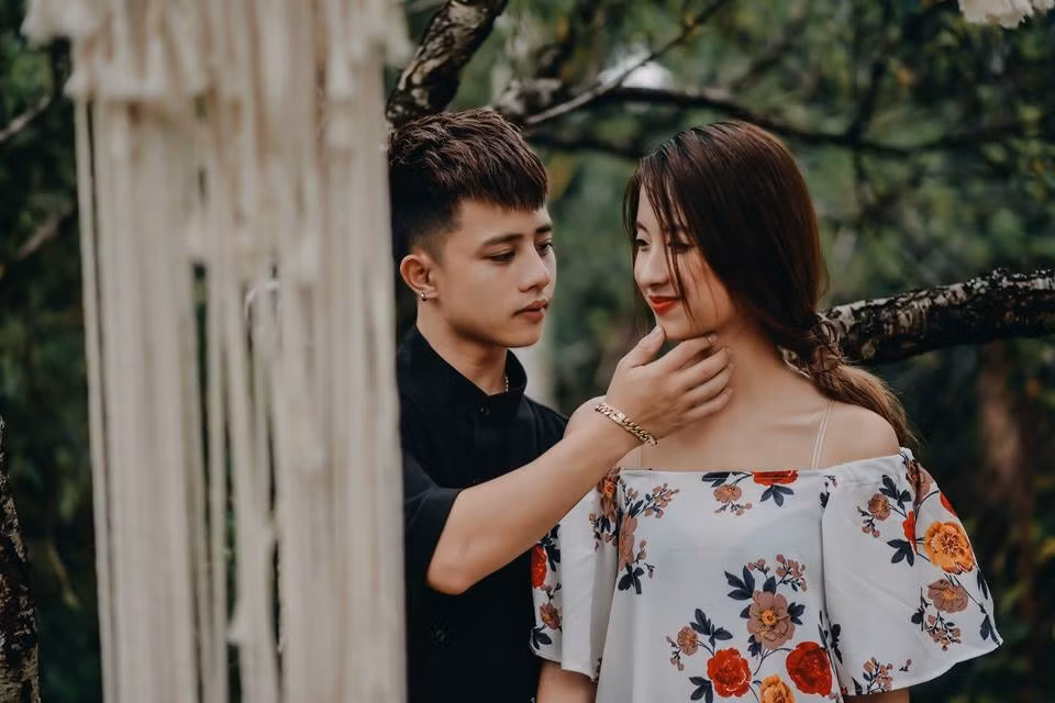 Canh may rau tra loi cau hoi: “Neu lua chon lai ban co muon ket hon?”