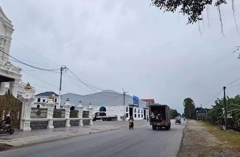 Hai Duong: Nguoi danh can bo cong an vi pham nong do con kich khung