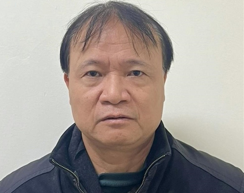 Ngày 21/12, Cơ quan An ninh điều tra Bộ Công an đã thi hành Quyết định khởi tố bị can, Lệnh bắt bị can để tạm giam và Lệnh khám xét đối với ông Đỗ Thắng Hải (SN 1963) - Thứ trưởng Bộ Công Thương về tội “Nhận hối lộ”, quy định tại khoản 4 Điều 354 Bộ luật Hình sự. 