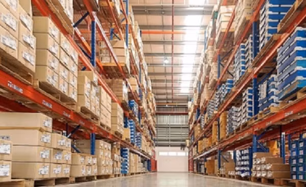 Loat dai gia BDS, sieu thi dien may bi ngan hang siet no