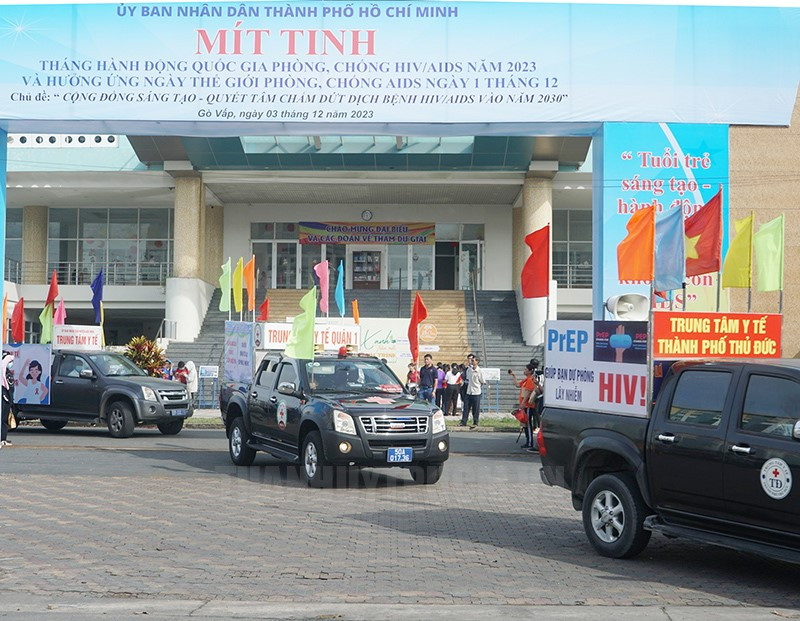 Cac dia phuong tich cuc huong ung Thang hanh dong quoc gia va Ngay The gioi phong, chong AIDS