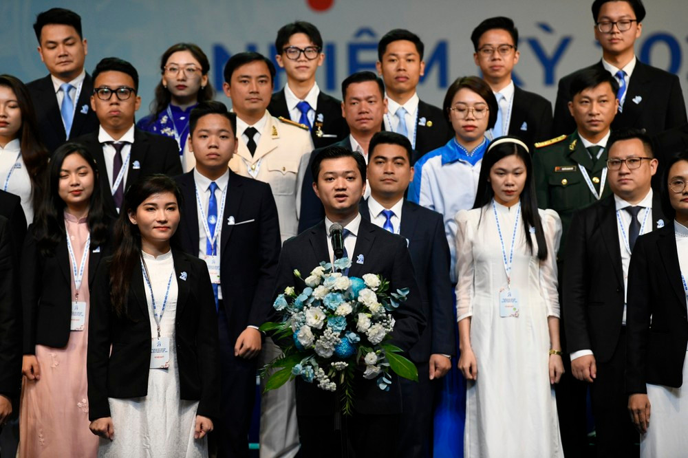 "Ban Chấp hành Trung ương Hội Sinh viên Việt Nam khóa XI xin hứa trước đại hội và trước hội viên, sinh viên Việt Nam trong và ngoài nước sẽ đoàn kết, quyết tâm cùng với đội ngũ cán bộ Hội, hội viên, sinh viên phấn đấu triển khai và thực hiện sáng tạo, hiệu quả nghị quyết Đại hội đại biểu toàn quốc Hội Sinh viên lần thứ XI", anh Triết nói. 