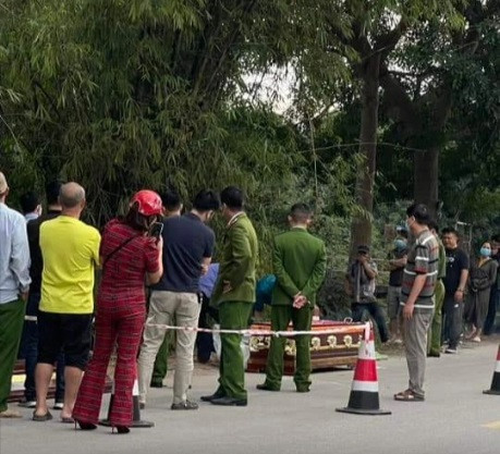 Hai Duong: Phat hien thi the co gai tre dang phan huy trong bui tre