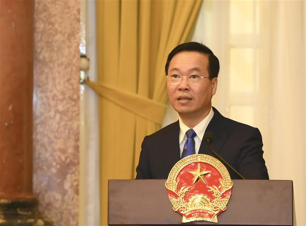 Chủ tịch nước Võ Văn Thưởng khẳng định, Thứ trưởng Nguyễn Duy Ngọc là cán bộ ưu tú của Đảng, Nhà nước và ngành Công an; được đào tạo cơ bản, trưởng thành từ cơ sở và đơn vị trực tiếp chiến đấu; được rèn luyện, thử thách qua nhiều cương vị lãnh đạo, chỉ huy các cấp trong ngành Công an; luôn nỗ lực phấn đấu, hoàn thành tốt mọi nhiệm vụ được giao.