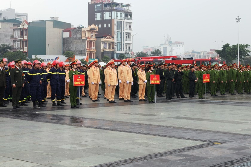 Cong an Hai Duong ra quan tran ap toi pham dip Tet Giap Thin 2024-Hinh-4