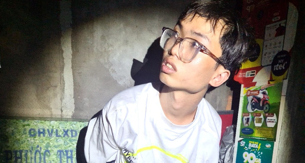 Cuop o Tra Vinh: Truoc khi tu nga chet, nghi pham no sung ban chu tiem vang