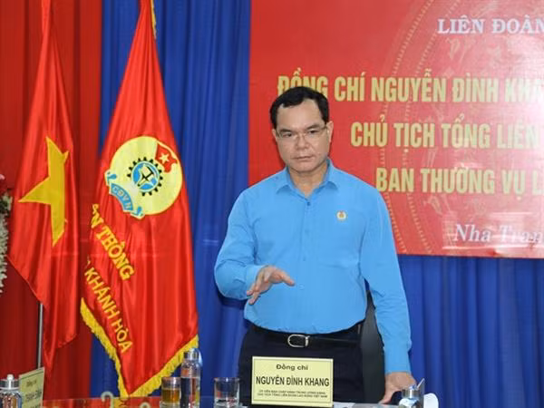 Từ tháng 3/2014 - 12/2015, ông Khanh giữ chức Phó Bí thư Tỉnh ủy Hà Giang nhiệm kỳ 2010-2015, nhiệm kỳ 2015-2020. Từ tháng 1/2016 - 3/2016, Ủy viên Ban Chấp hành Trung ương Đảng khóa XII, Phó Bí thư Tỉnh ủy Hà Giang nhiệm kỳ 2015-2020. 