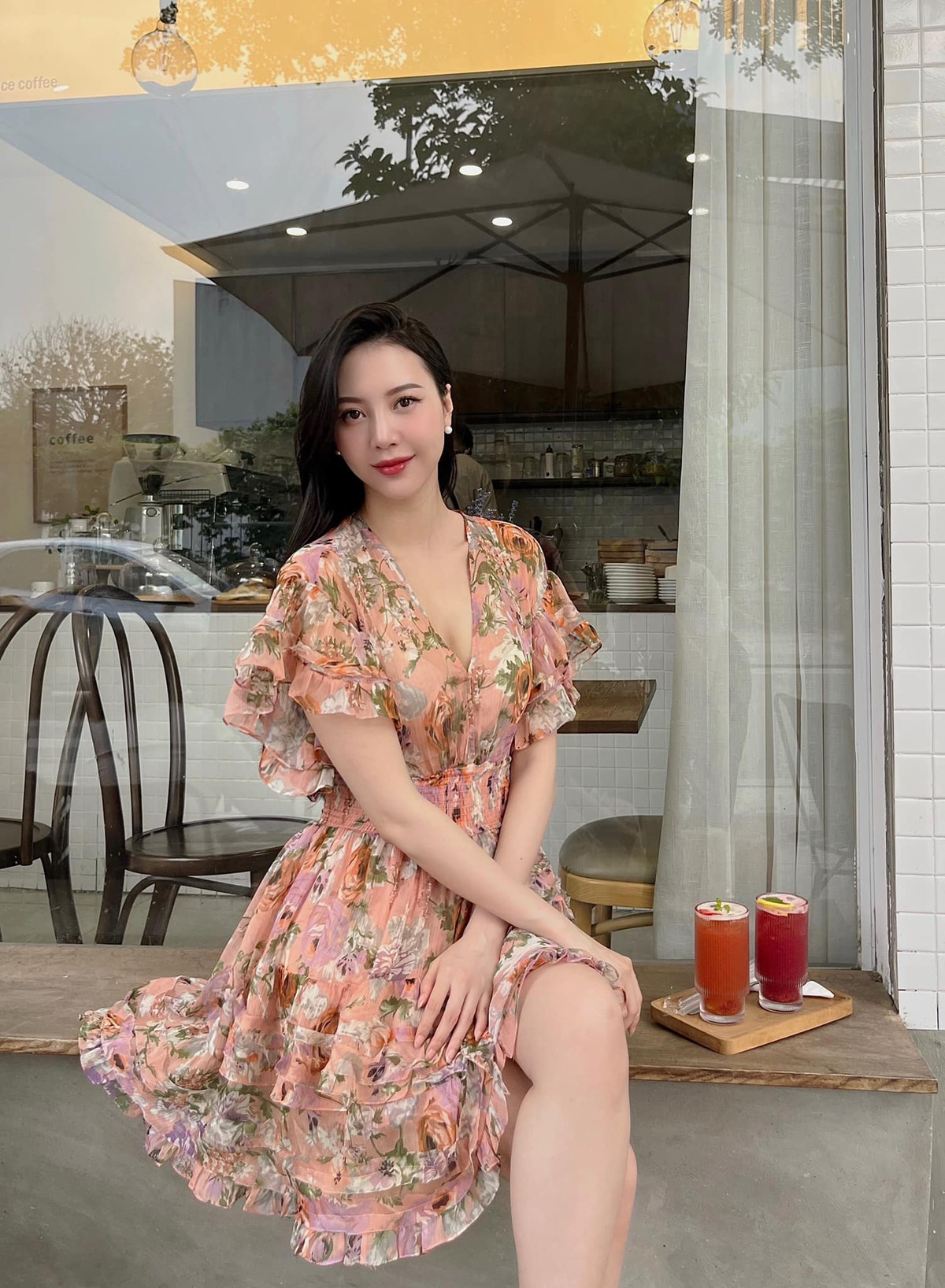 Kể từ khi lấy chồng, hot girl liên tục khoe cuộc sống hạnh phúc, được anh xã và bố mẹ chồng cưng chiều. Ảnh: FBNV