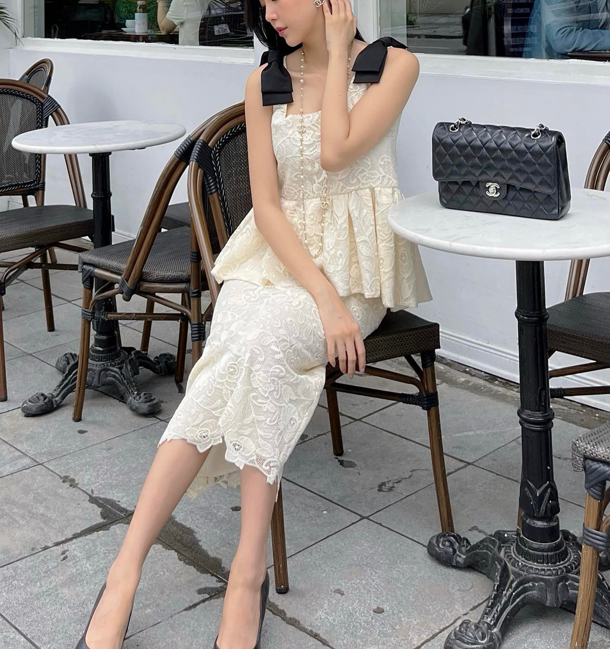 Năm 2017, cô cũng xuất sắc trở thành Quán quân The Look khi vào team của Kỳ Duyên, cùng năm đó cô cũng trở nên hot khi đóng MV “Chắc ai đó sẽ về” của Sơn Tùng M-TP.