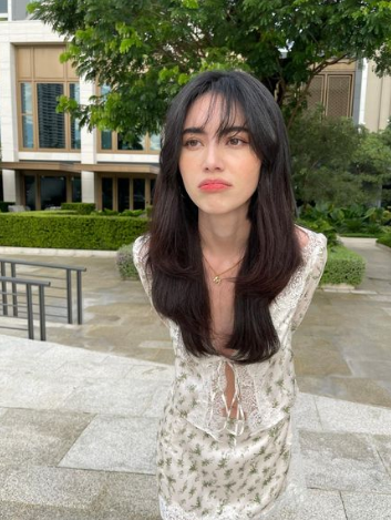 Vòng eo không mỡ thừa của mỹ nhân Mai Davika khiến người hâm mộ phát sốt.