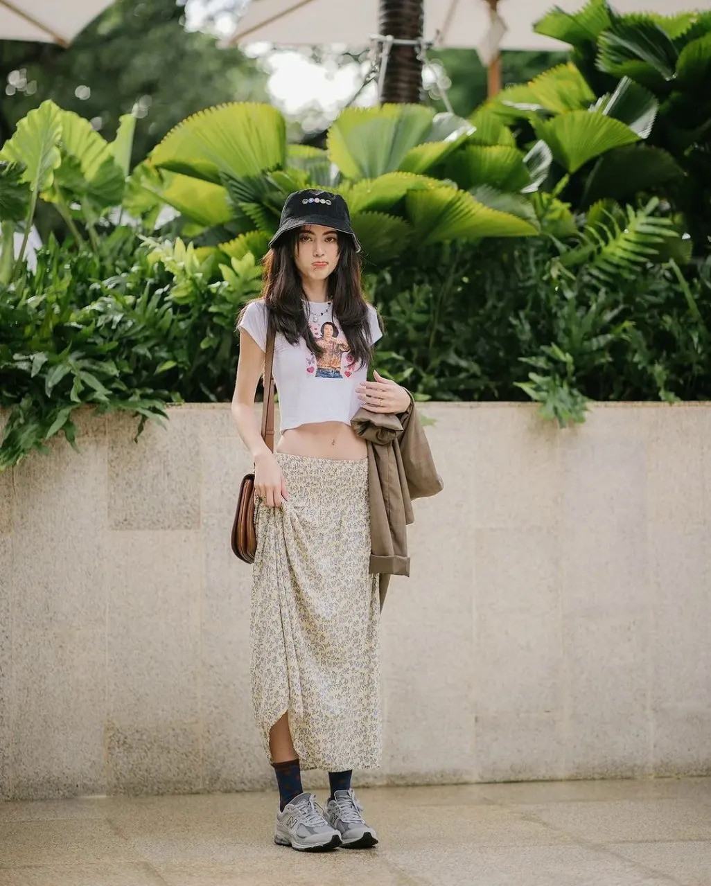 "Ma nữ Thái Lan" sở hữu chiều cao 1,75 m, vòng eo con kiến thế nên càng khiến cho thân hình của cô càng gầy hơn mức bình thường.