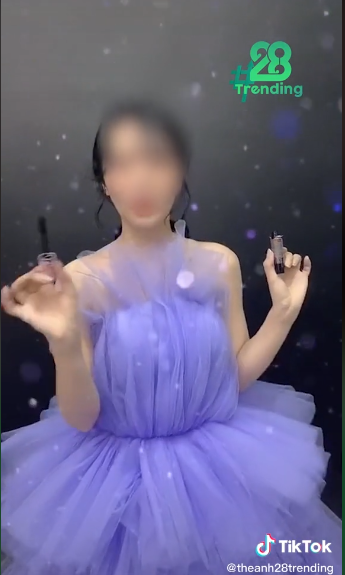 Được biết đây không phải lần đầu tiên nữ TikToker vướng vào những lùm xùm tương tự, trước đó cô từng bị tố trùng người yêu, cũng như là tiểu tam của nhiều cặp đôi khác.