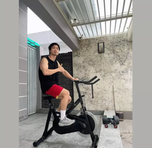 Ở lần xuất hiện này, tiền đạo Công Phượng một gây chú ý với ngoại hình già nua khác hẳn những hình ảnh trên mạng xã hội.