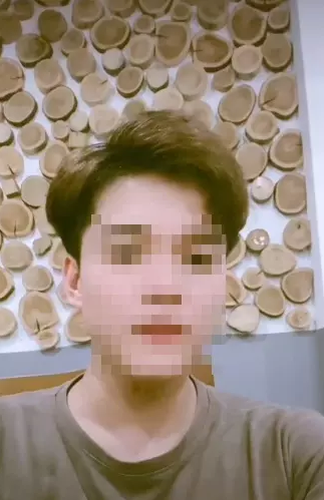 Những tưởng rằng sau khi chủ clip lên tiếng xin lỗi, mọi chuyện đã có thể kết thúc nhưng mới đây bản thân cô gái ăn mặc hớ hênh kia một lần nữa lên tiếng, cho biết bản thân đã phải chịu ảnh hưởng nhiều như thế nào.