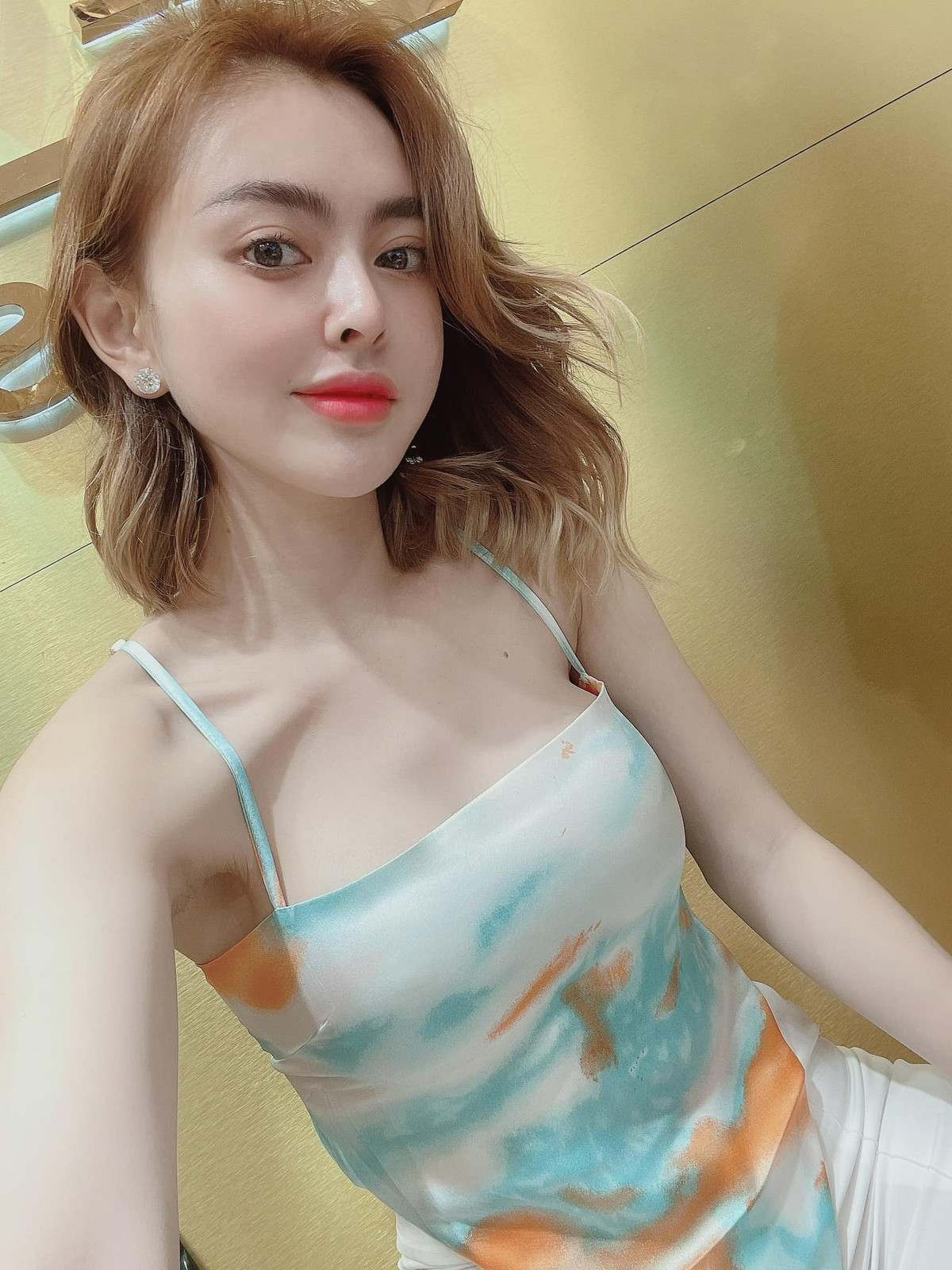 Có thể thấy, Trang Nemo vẫn rất tươi tắn dù là trong hình ảnh được chụp bằng cam thường hay ảnh đã qua chỉnh sửa.