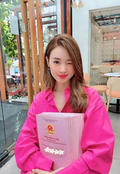 Midu là một trong số ít những người đẹp trong showbiz phất lên như diều gặp gió khi rẽ ngang sang lĩnh vực kinh doanh.