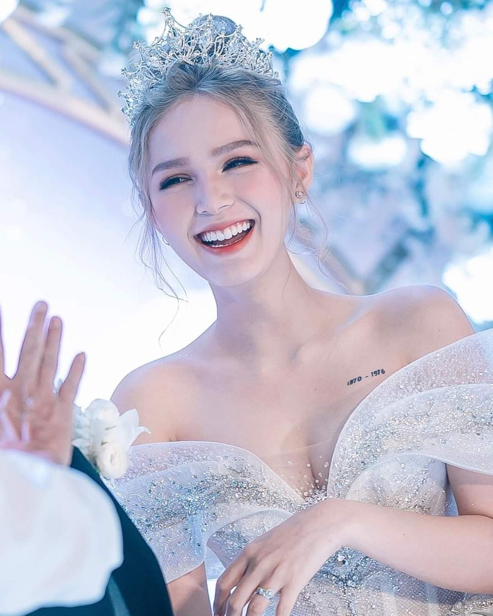 Để có được hạnh phúc đáng ngưỡng mộ như hôm nay, Xoài Non đã không ít lần vấp phải những lời nhận xét trái chiều của dư luận.