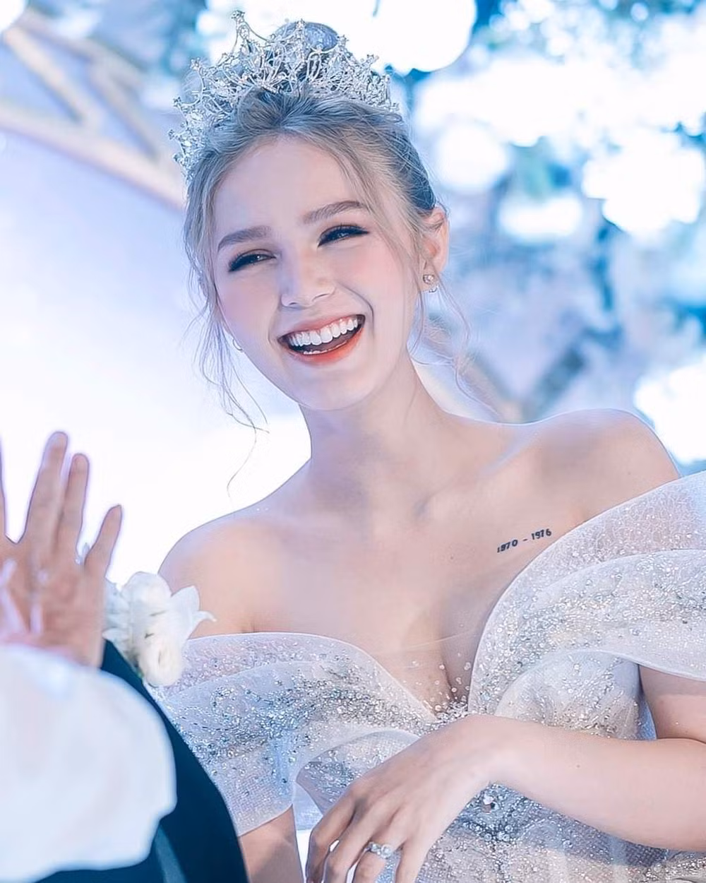 Để có được hạnh phúc đáng ngưỡng mộ như hôm nay, Xoài Non đã không ít lần vấp phải những lời nhận xét trái chiều của dư luận.