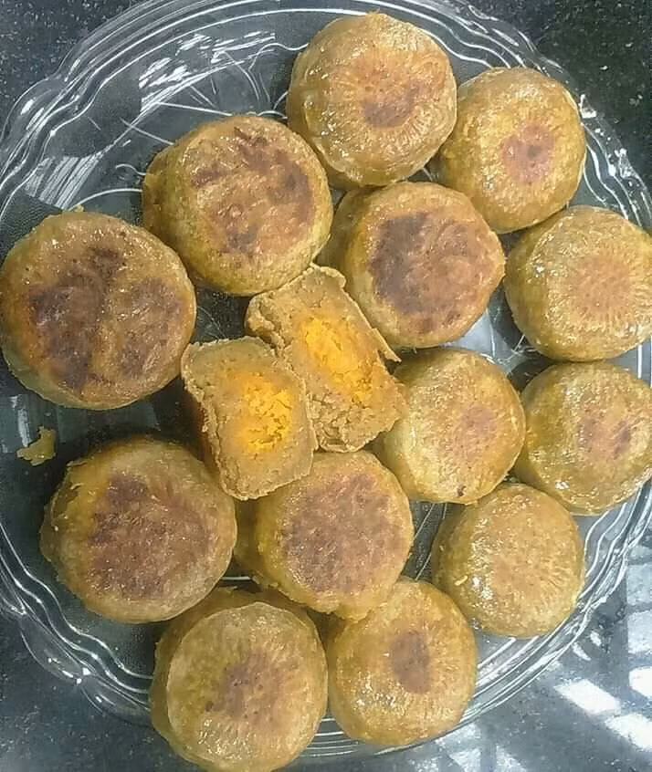 Tin rằng bánh trung thu handmade vừa sạch vừa đảm bảo, nhiều chị em tự mày mò, làm ra những mẻ bánh tặng gia đình.