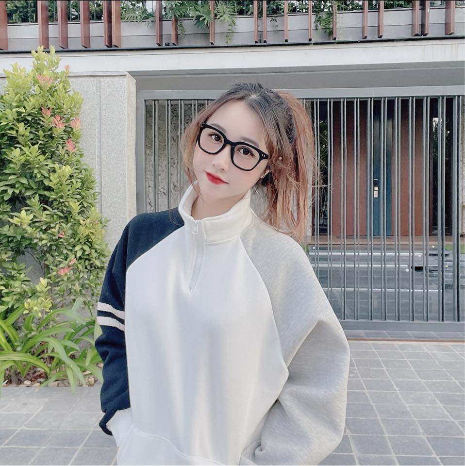 Hình ảnh đời thường xinh xắn của cô giáo tiểu học đến từ Bắc Giang. Trà sở hữu gương mặt baby, làn da trắng sứ.