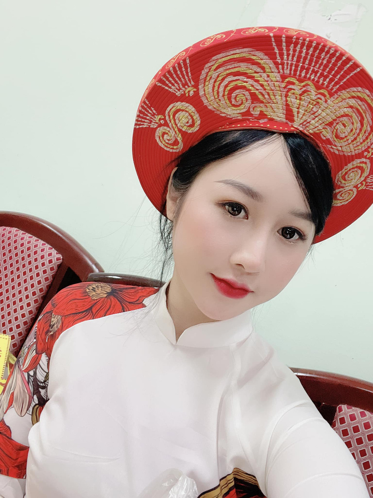 Sau thời điểm đó, cái tên này dường như không còn được nhiều người quan tâm, tuy vậy nhan sắc của cô giáo vẫn được cư dân mạng chú ý mỗi khi cô đăng ảnh mới.