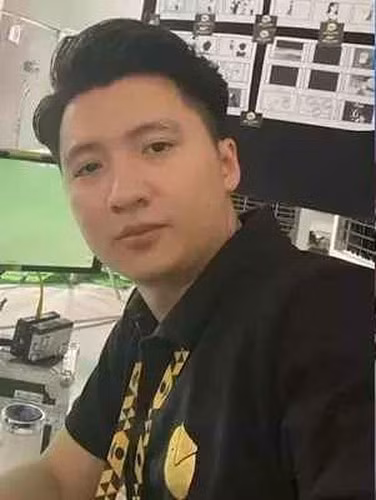 Trước đây khi nhận về vô số bình luận tiêu cực về diện mạo, chồng cũ Hà My từng đáp trả antifan rằng anh chẳng cần quan tâm đến ngoại hình cũng như những ý kiến không hay về mình.