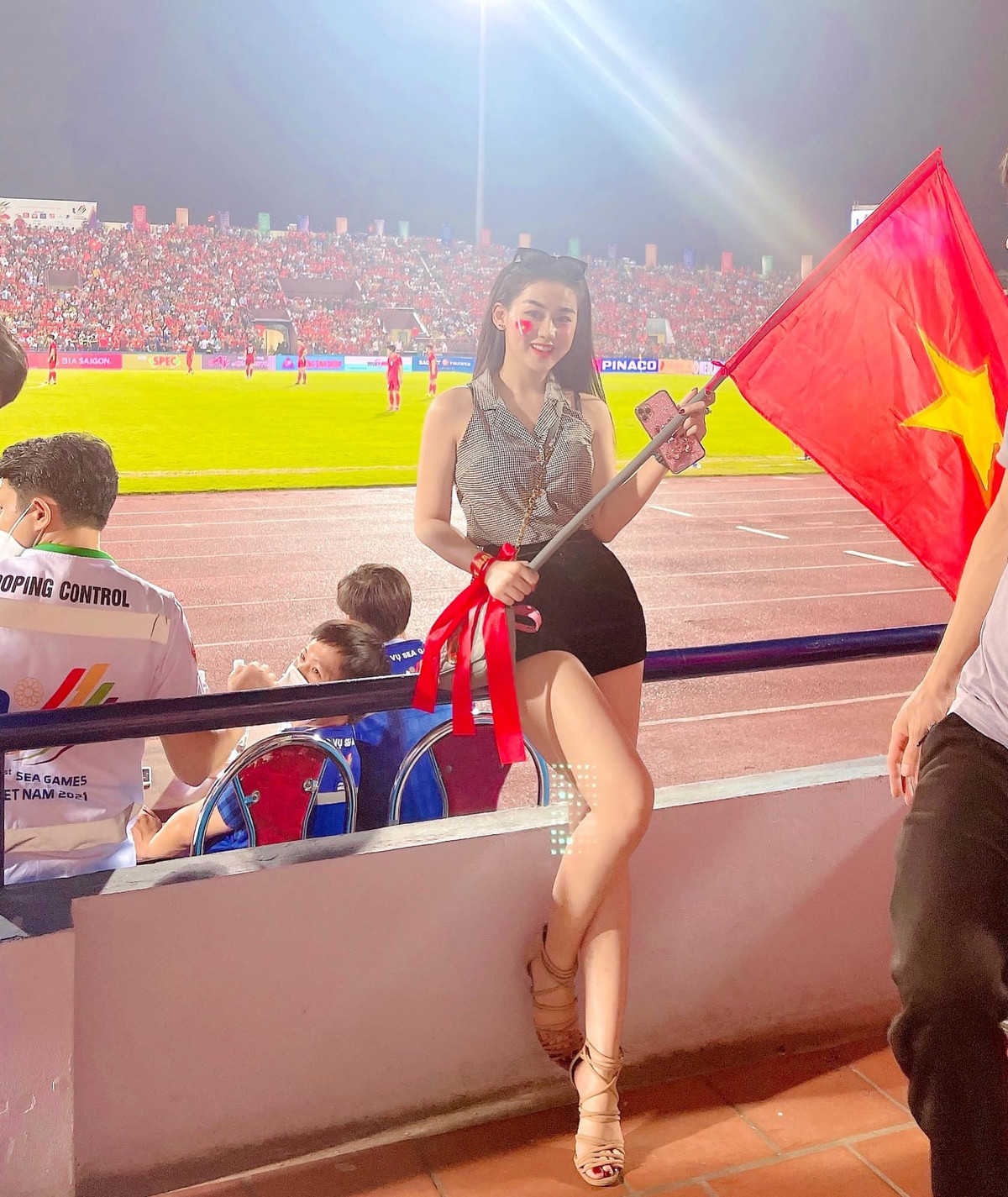 Tham gia các chương trình thể thao cũng là cơ duyên đưa cô đến với nghề MC thể thao.