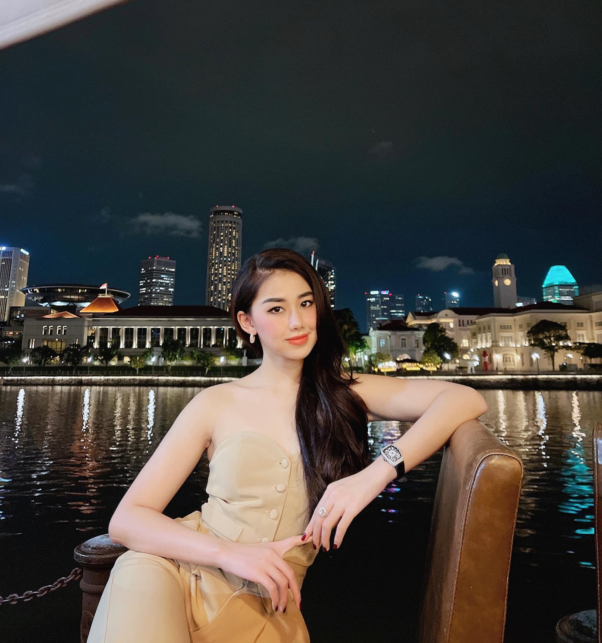 Vòng eo con kiến của Ngọc Mai là thứ mà nhiều cô gái hằng mơ ước.