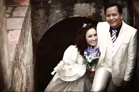 Theo dõi trang cá nhân của BTV Hoài Anh dễ nhận thấy thời gian gần đây cô rất chăm chỉ đăng ảnh chồng, điều mà trước đây nữ MC rất ít khi làm.