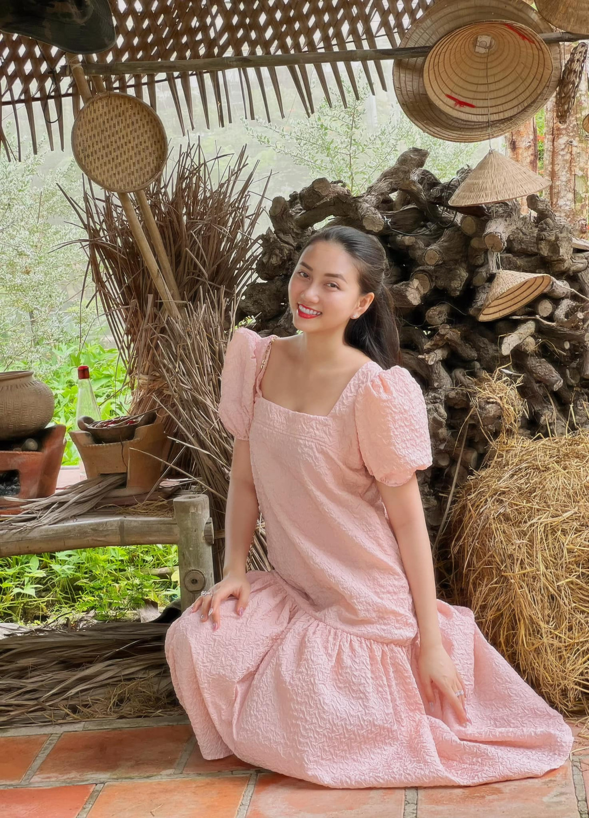 Dù bận rộn với công việc kinh doanh và chăm sóc gia đình nhưng Thy Thơ vẫn duy trì tập yoga, đi bộ để giữ dáng.