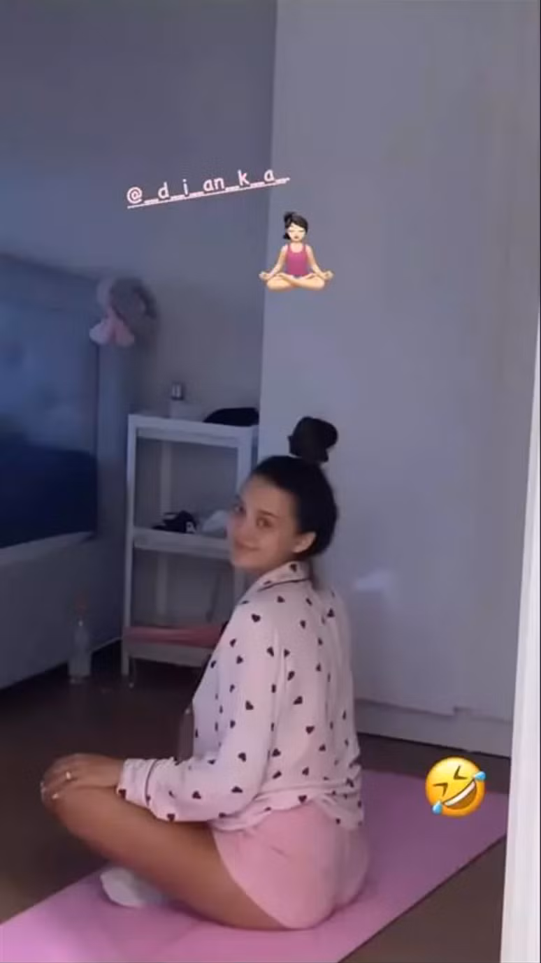 Tiến Dũng khoe bức hình bạn đời chăm chỉ tập luyện trong thời gian bầu bí để giữ gìn sức khỏe.