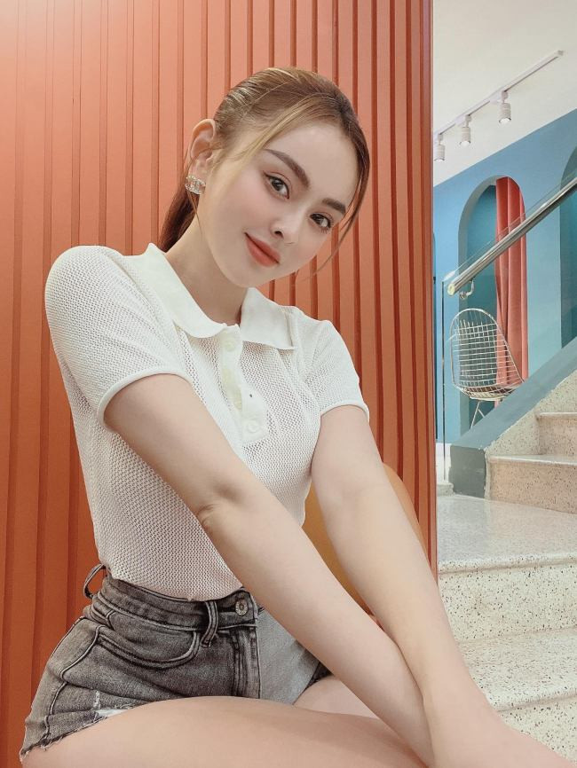 Một trong những điểm ấn tượng khi nhìn Trang Nemo đó chính là sự trau chuốt, cô nàng luôn diện trang phục lộng lẫy dù ở đời thường.