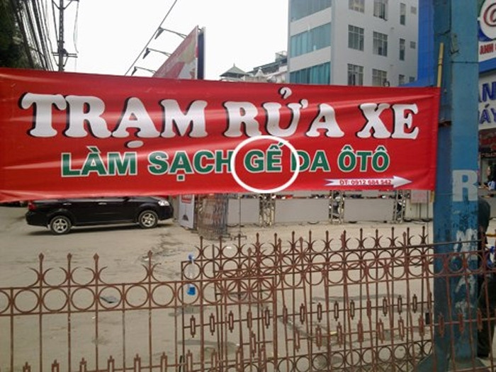 Băng rôn rõ hoành tráng nhưng chính tả cũng sai. Ảnh: Tổng hợp