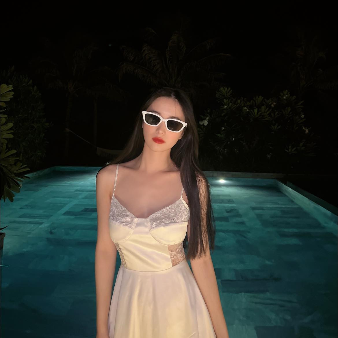 Jun Vũ có thân hình cân đối, giúp cô dễ dàng chinh phục được nhiều phong cách thời trang.