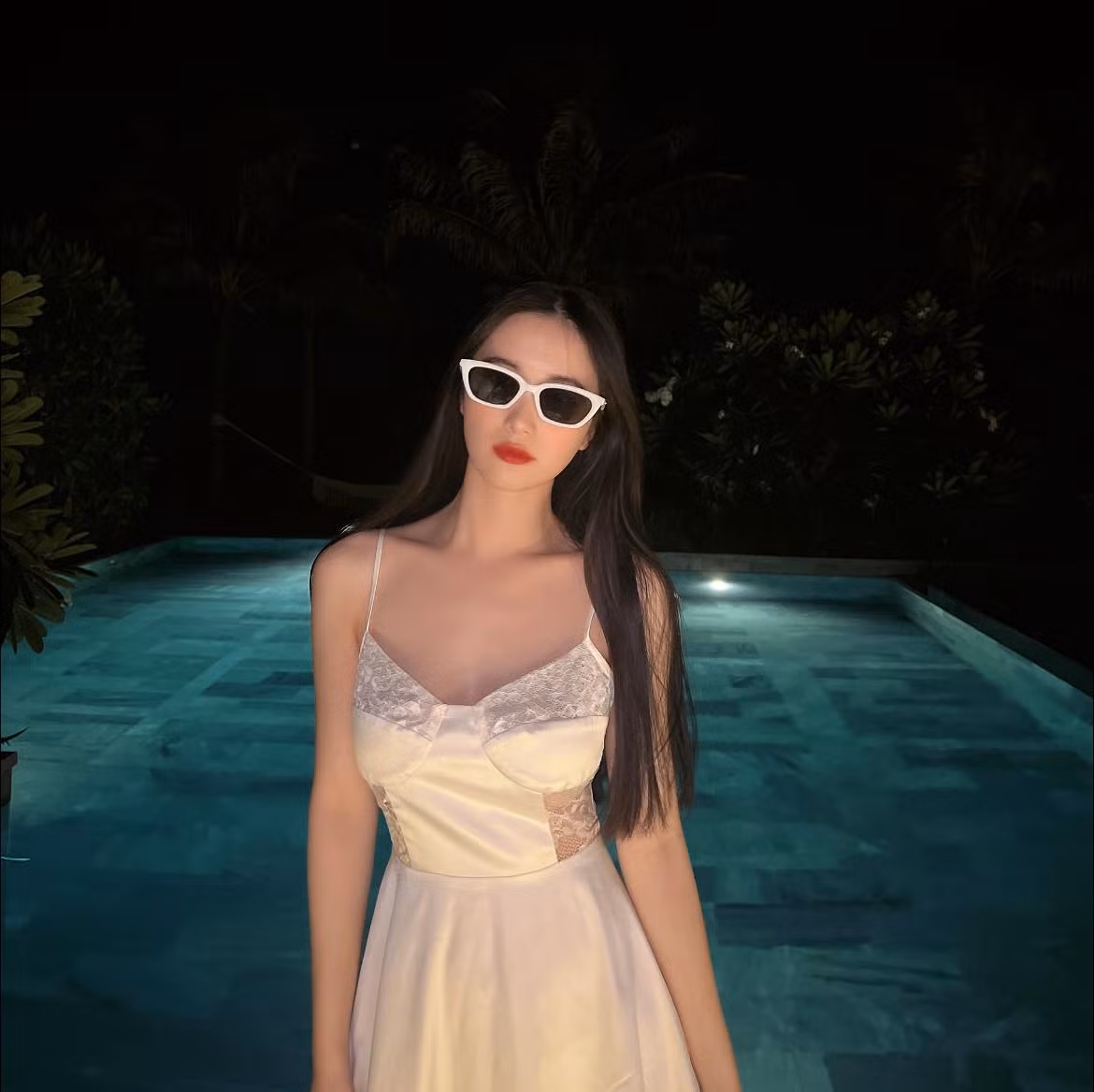 Jun Vũ có thân hình cân đối, giúp cô dễ dàng chinh phục được nhiều phong cách thời trang.