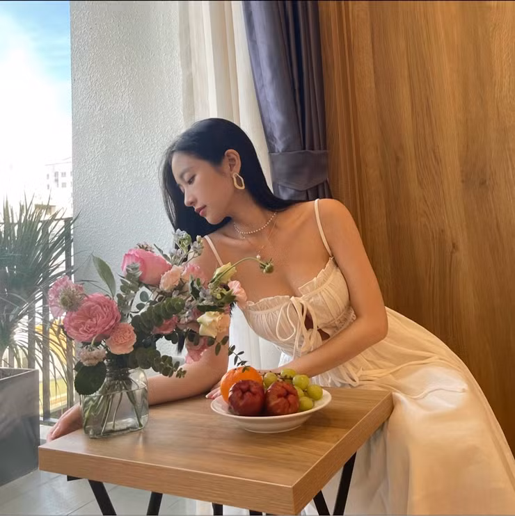 Jun Vũ luôn nhận được lời khen từ người hâm mộ bởi sắc vóc xinh tươi, trẻ trung. Ảnh: FBNV