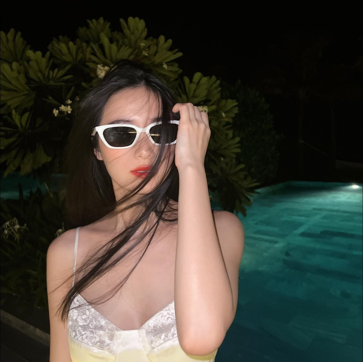 Tuy nhiên phần lớn hình ảnh cô nàng luôn lựa chọn phong cách quyến rũ, gợi cảm nhiều hơn.