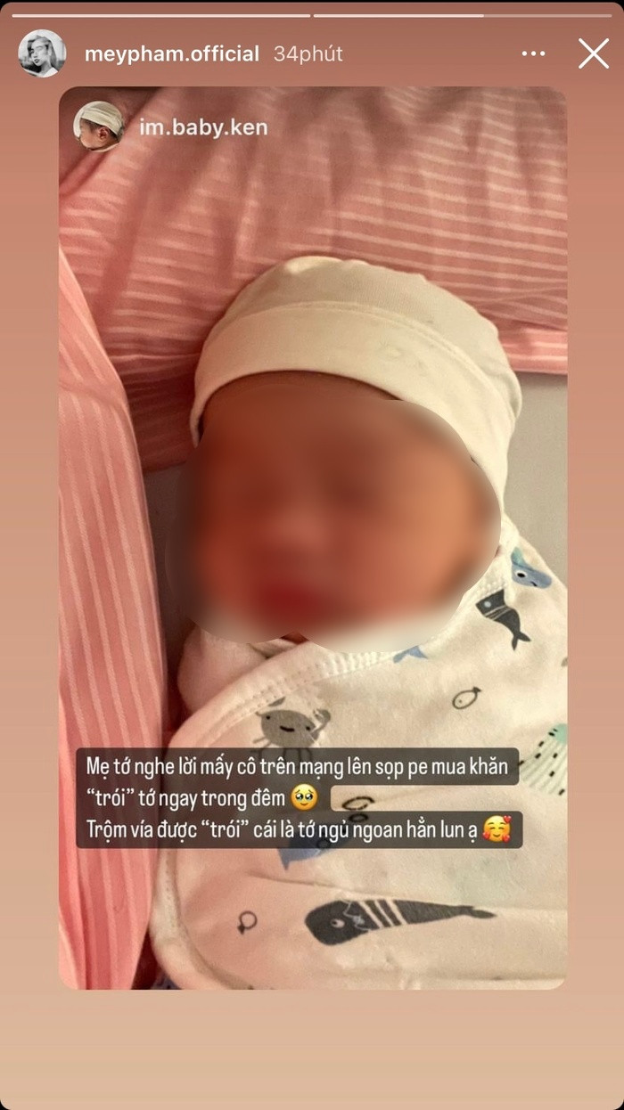 Trên trang cá nhân, Hà My đăng tải bức ảnh da kề da với con và tiết lộ cậu bé được đặt tên thân mật là Ken.