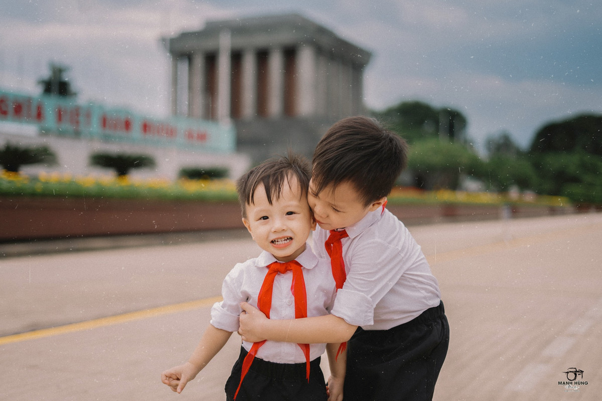 Khi đăng tải loạt ảnh của hai cậu bé, chị Hương Trần rất bất ngờ vì được mọi người hưởng ứng và yêu thích nhiều như vậy.