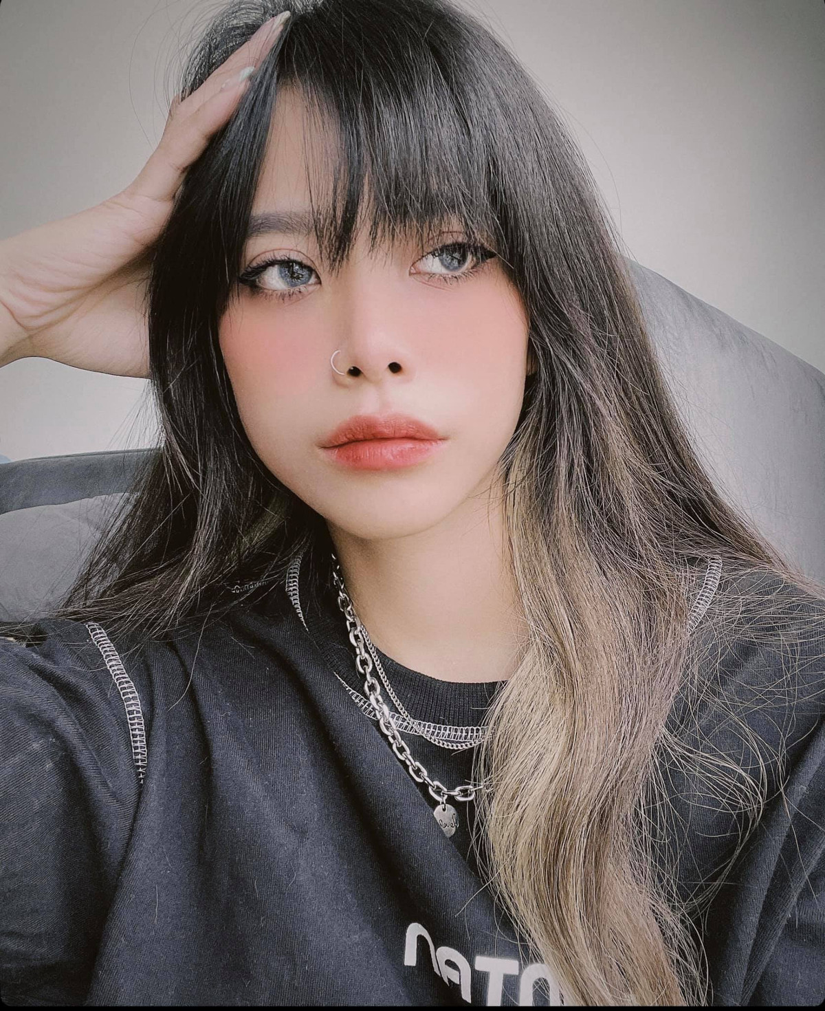 Diệp Anh cũng là một hot girl khá nổi tiếng và có lượng người theo dõi cũng rất ấn tượng trên Facebook và Instagram.