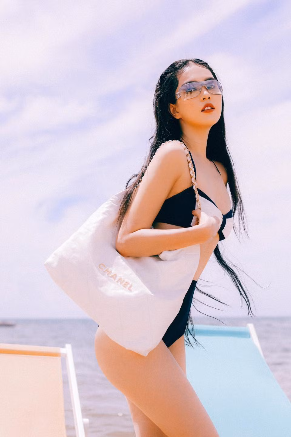 Phải thừa nhận rằng càng ngày, cô nàng càng biết cách làm mới bản thân để hình ảnh của mình không bị nhàm chán.