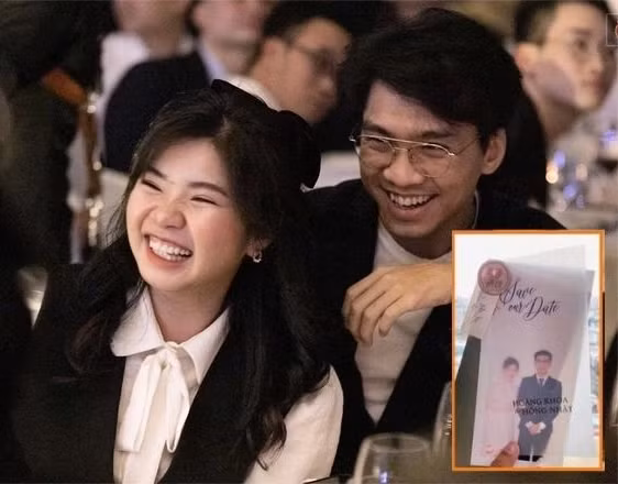 Sau khi công khai hẹn hò, thay vì đăng hình ảnh tình tứ, lời ngọt ngào trên mạng xã hội, cả hai hiếm khi chia sẻ về mối quan hệ của mình.