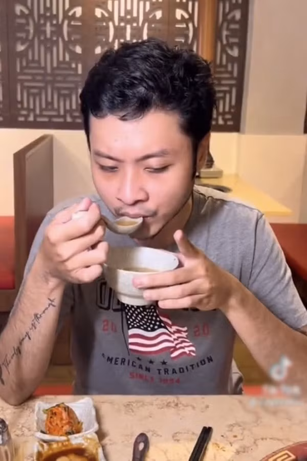 Cô Gái Có Râu còn nói thêm tại thời điểm đó anh cũng cảm thấy buồn nên tính đi chơi cho khuây khỏa.