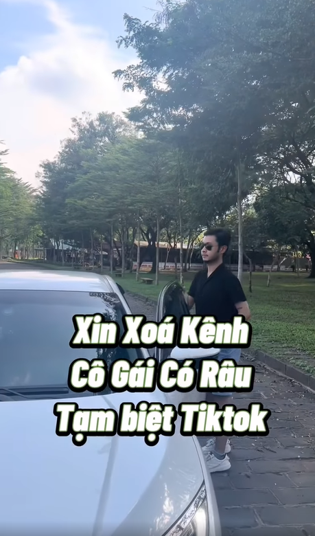 Sau những ồn ào trên mạng xã hội cùng những tổn thất nặng nề sau cuộc đối đầu với thương hiệu chè nổi tiếng, bị dán biển miễn tiếp, TikToker Cô Gái Có Râu bất ngờ thông báo xóa kênh TikTok.