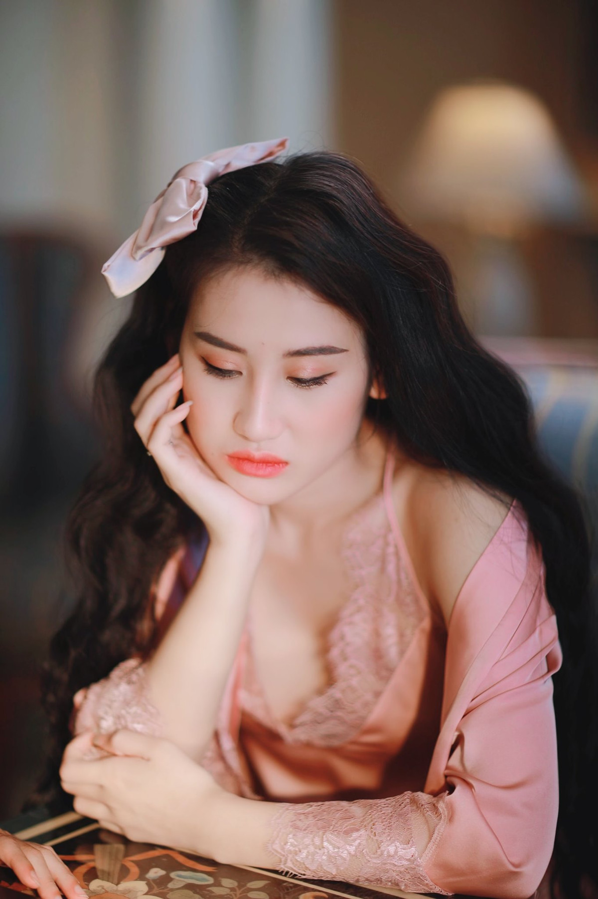 Được biết Anh Phương cao 1m6 với số đo 86 - 60 - 90 cm. Những tưởng cô phải giảm cân nghiêm ngặt nhưng hiện tại bận rộn khiến cô không có thời gian.